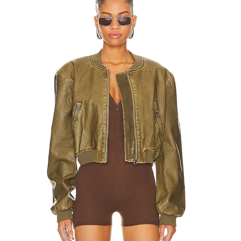 NWT 💚 Lioness Allure Bomber Jacket
